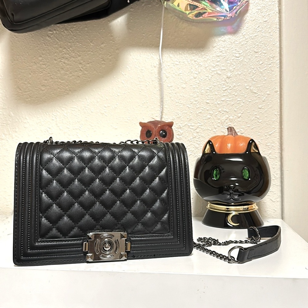 Black bag crossbody